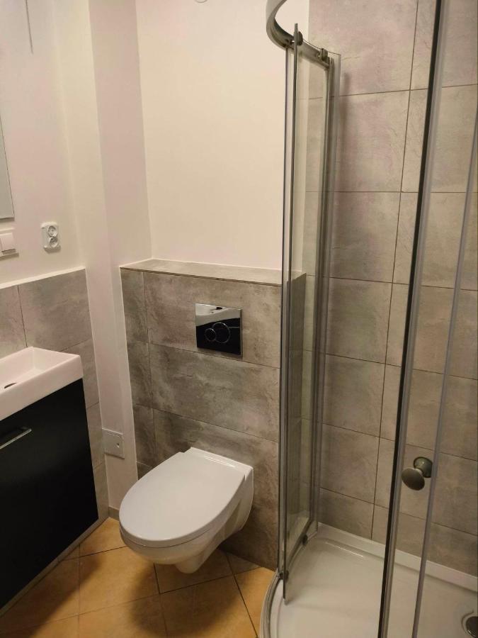 Urocze Studia W Lomiankach, 1- Z Sauna I Tarasem, 2- Z Kominkiem, 3- Ekonomiczne, 7Km Metro Mlociny Warszawa Łomianki Extérieur photo