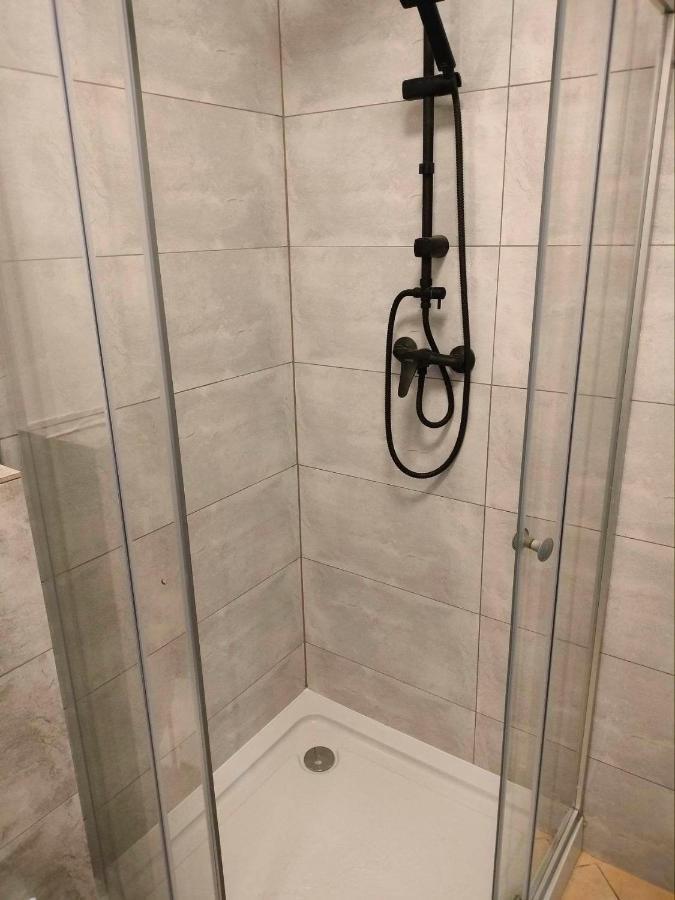 Urocze Studia W Lomiankach, 1- Z Sauna I Tarasem, 2- Z Kominkiem, 3- Ekonomiczne, 7Km Metro Mlociny Warszawa Łomianki Extérieur photo