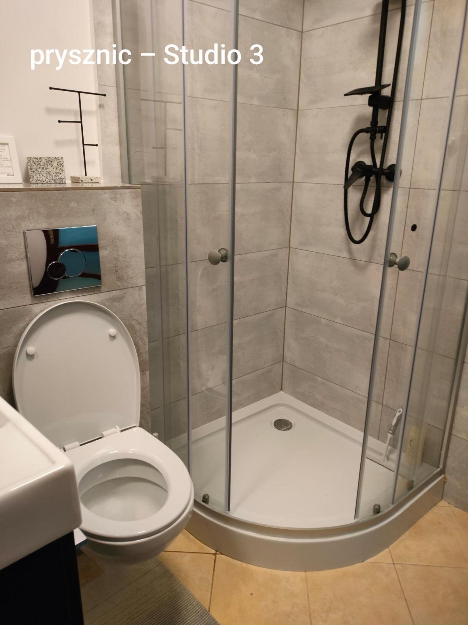 Urocze Studia W Lomiankach, 1- Z Sauna I Tarasem, 2- Z Kominkiem, 3- Ekonomiczne, 7Km Metro Mlociny Warszawa Łomianki Extérieur photo