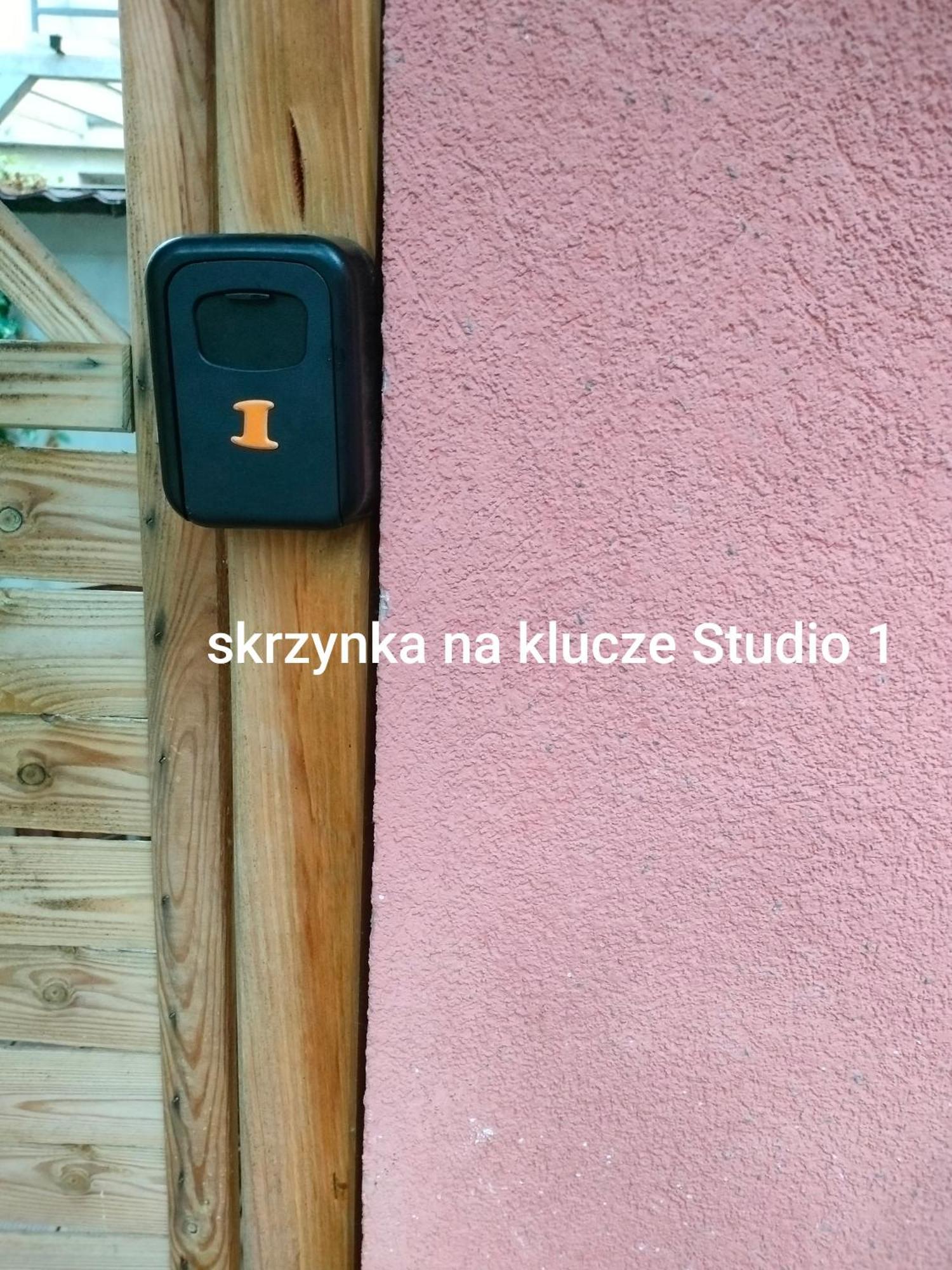Urocze Studia W Lomiankach, 1- Z Sauna I Tarasem, 2- Z Kominkiem, 3- Ekonomiczne, 7Km Metro Mlociny Warszawa Łomianki Extérieur photo